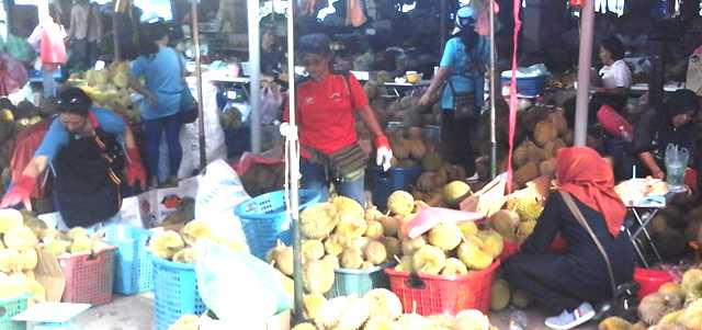 Ranau durian women